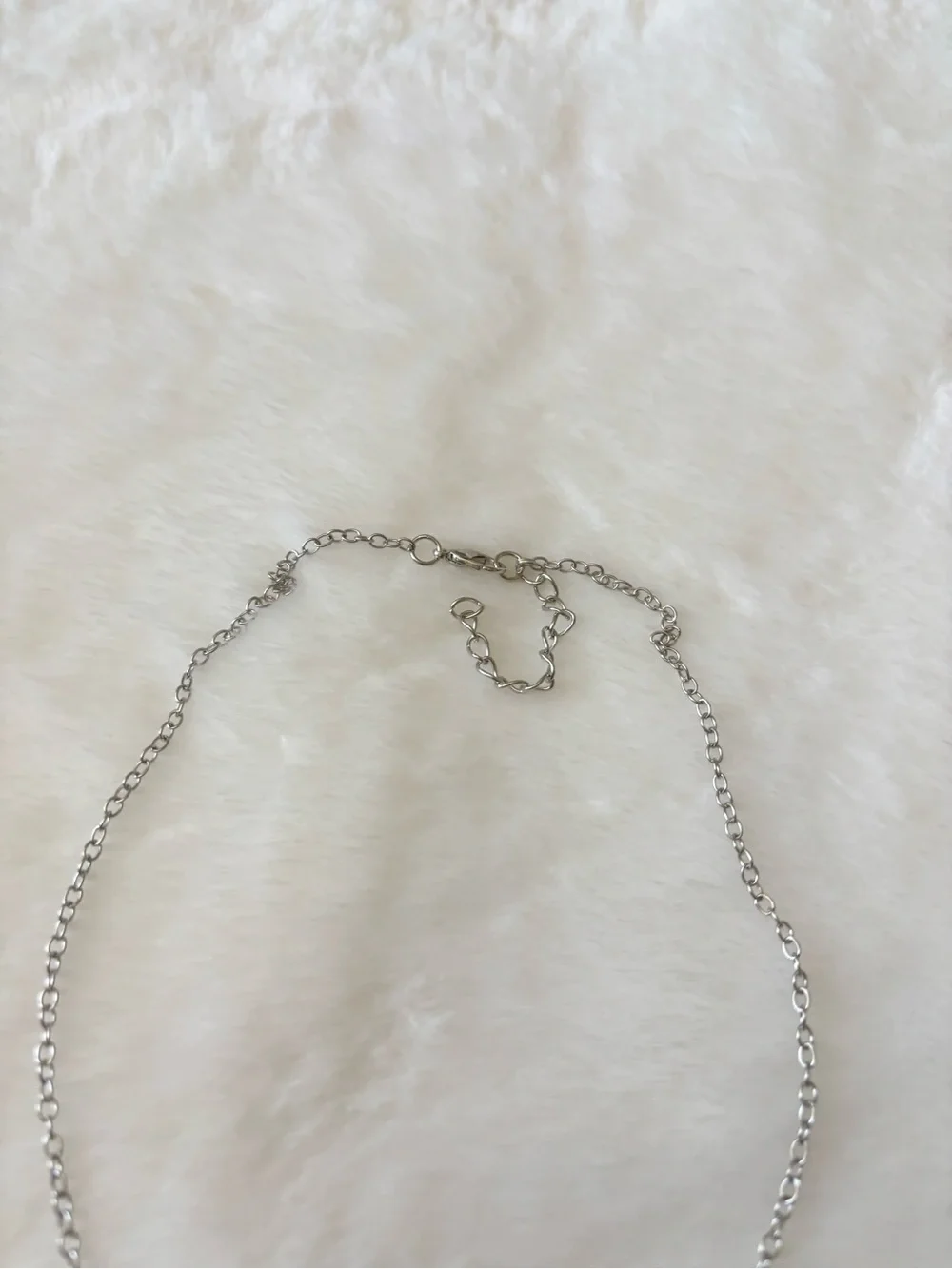 5/$15 🩷 MUST BUNDLE Silver Tulip Pendant Necklace